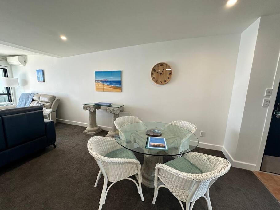 Luxury Beach Escape - 6 Adams Ave Mt Maunganui Маунт-Маунгани Экстерьер фото