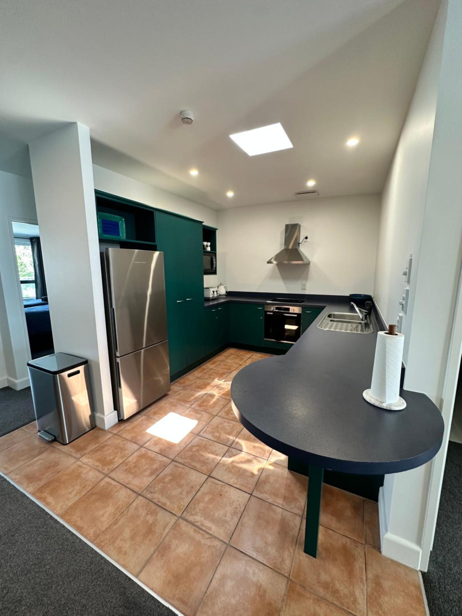 Luxury Beach Escape - 6 Adams Ave Mt Maunganui Маунт-Маунгани Экстерьер фото