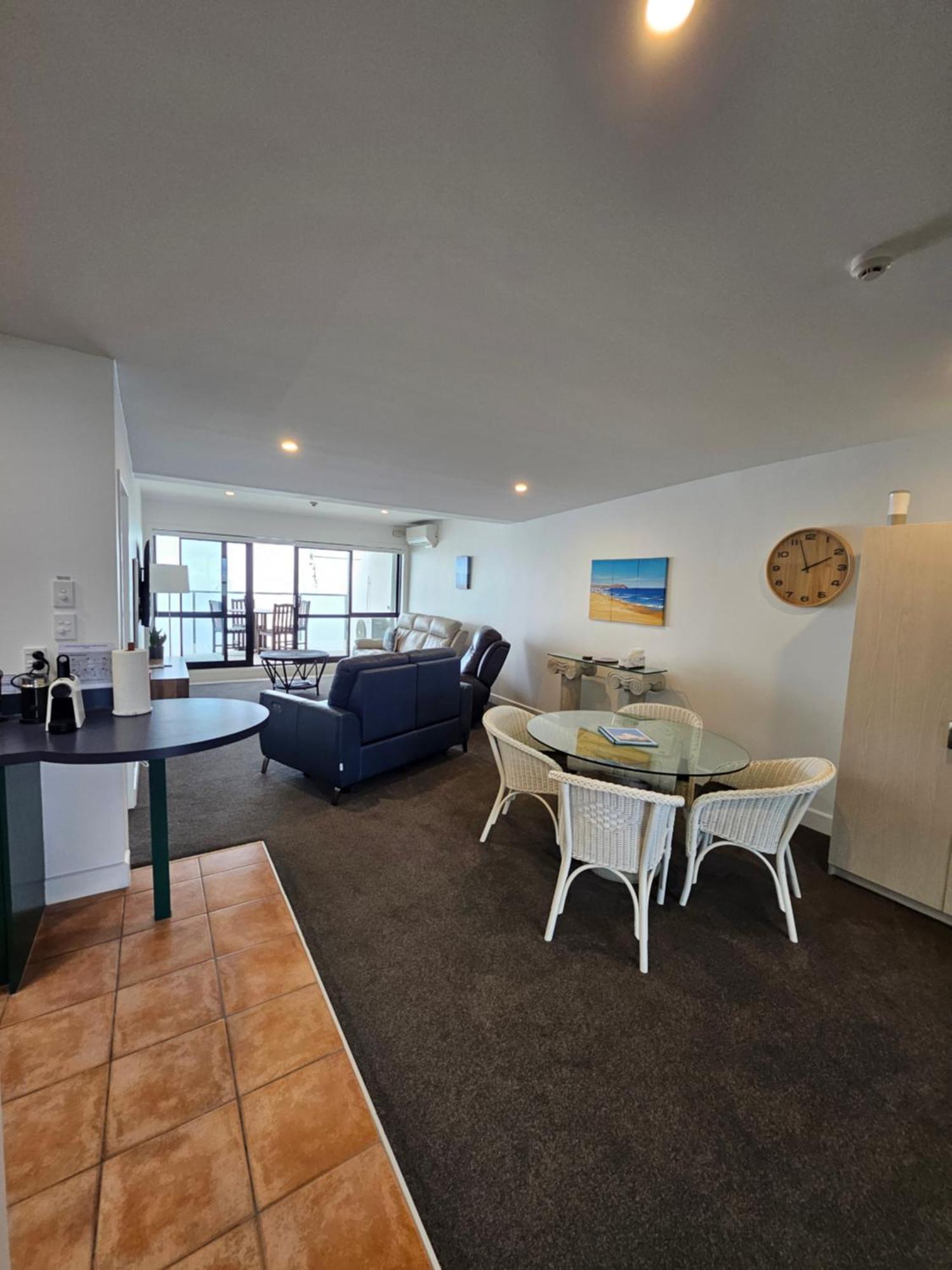 Luxury Beach Escape - 6 Adams Ave Mt Maunganui Маунт-Маунгани Экстерьер фото